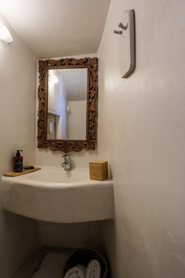 Exi Castle Suites Emporio  المظهر الخارجي الصورة
